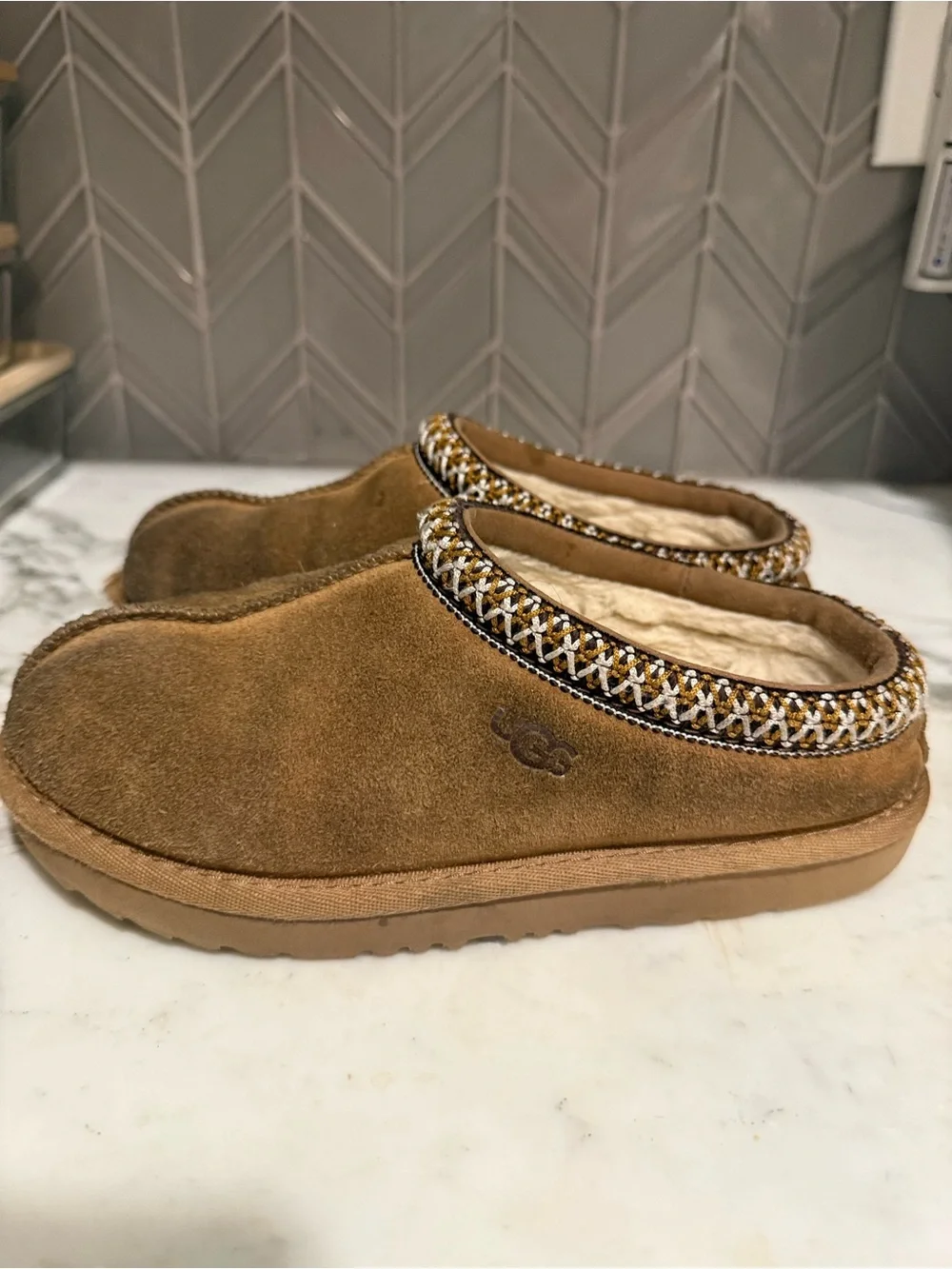$26‎ ADD ON UGG girls Tasman Slip-on size 2 tasmans Uggs adelisa